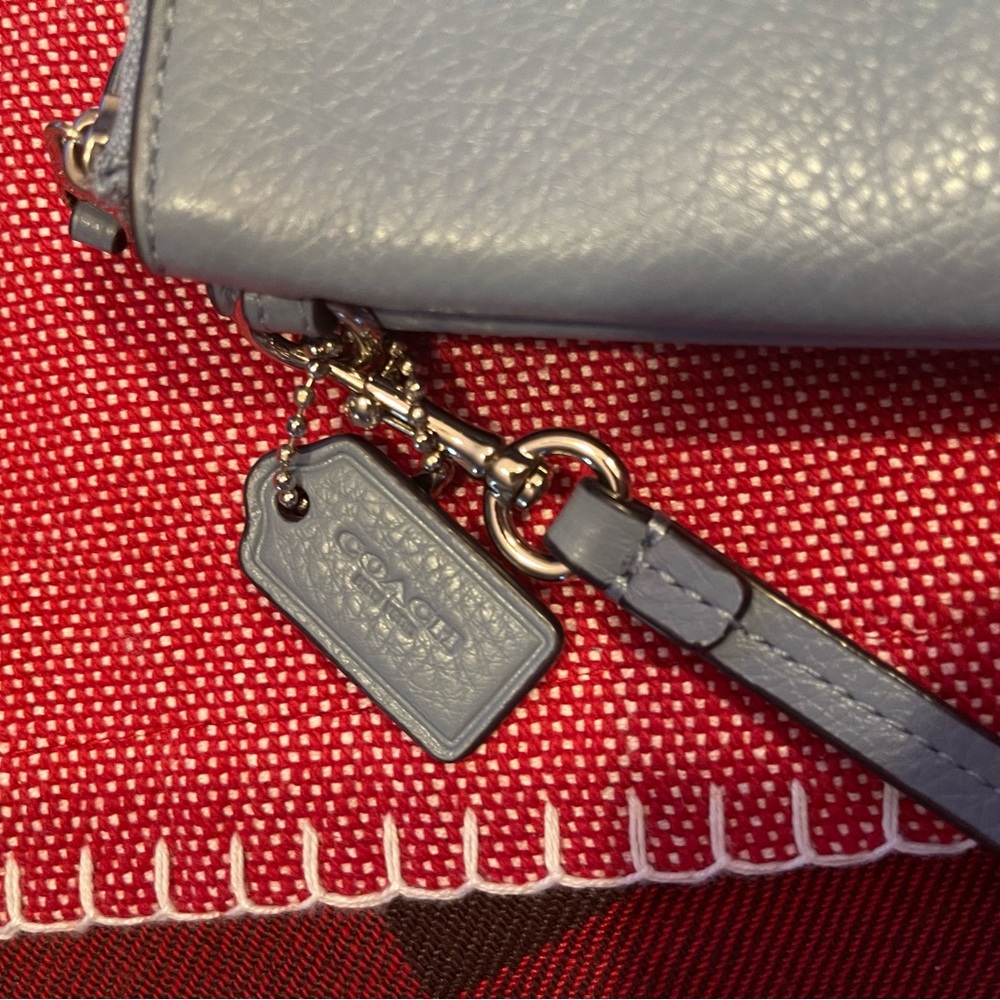 Flawless, baby blue leather, large Coach wristlet. - Picture 5 of 8